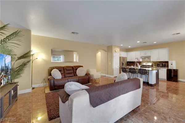 5437 Raccoon Valley LN, Las Vegas, NV 89122