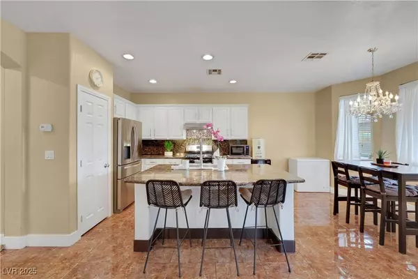 5437 Raccoon Valley LN, Las Vegas, NV 89122