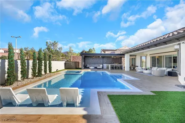 2460 Chateau Napoleon DR, Henderson, NV 89044