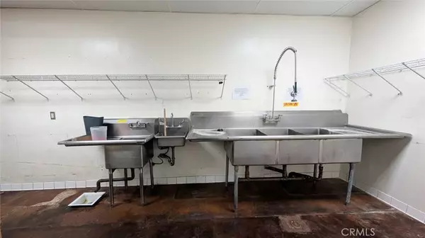 16527 Bellflower BLVD, Bellflower, CA 90706