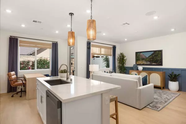 7001 Solara Way, Westminster, CA 92683