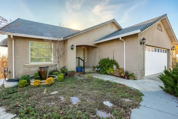 790 Volcano View TRL, Redding, CA 96003