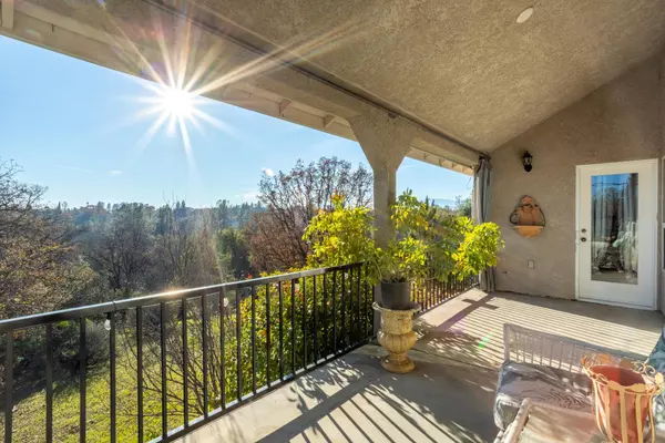 790 Volcano View TRL, Redding, CA 96003