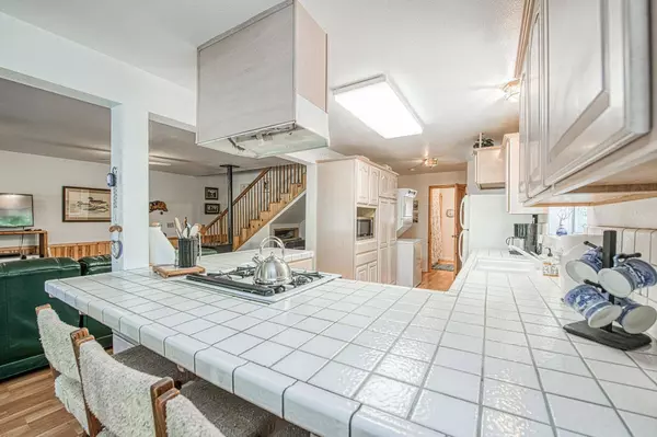 42367 Hanging Branch RD, Shaver Lake, CA 93664