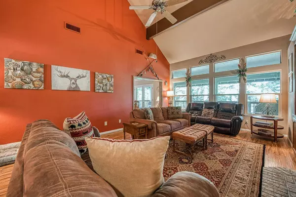 41228 Heartwood LN, Shaver Lake, CA 93664