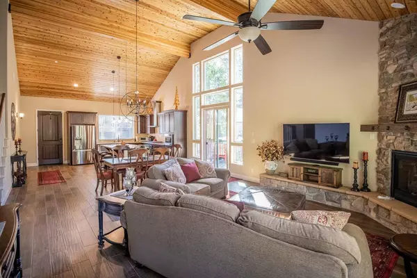 39571 Weldon Corral, Shaver Lake, CA 93664