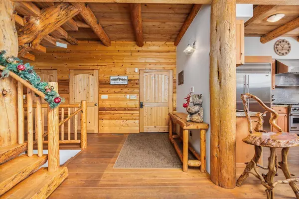 39553 Crest Point LN, Shaver Lake, CA 93664