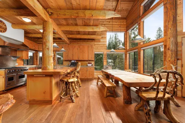 39553 Crest Point LN, Shaver Lake, CA 93664