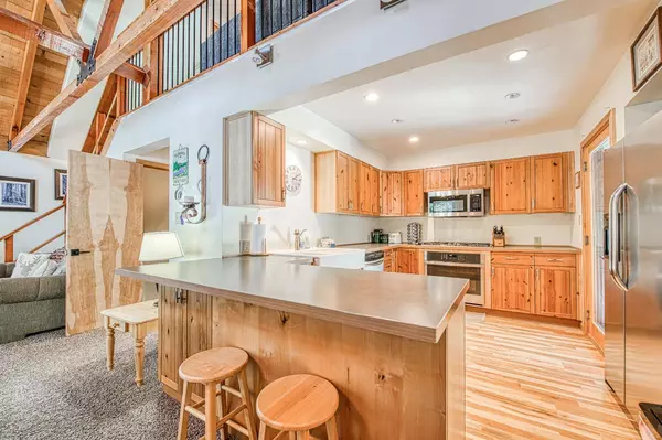 55578 Cordwood RD, Shaver Lake, CA 93664