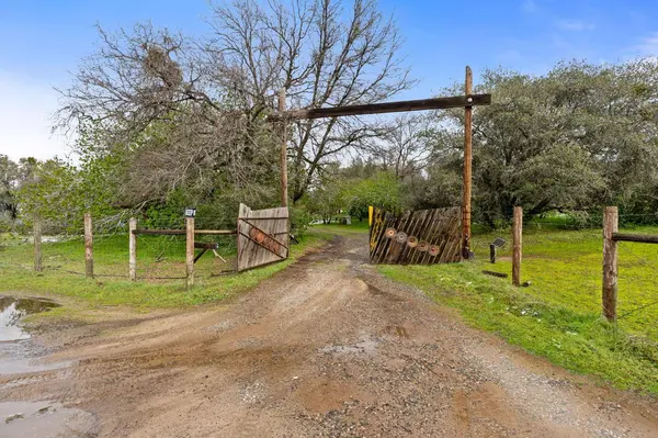 35255 Auberry RD, Auberry, CA 93602