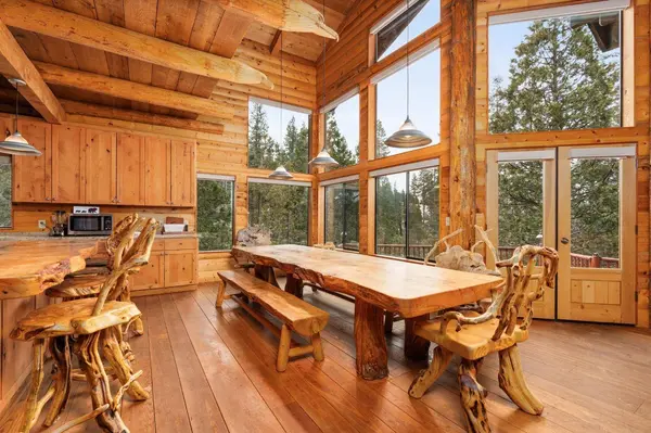 39553 Crest Point LN, Shaver Lake, CA 93664