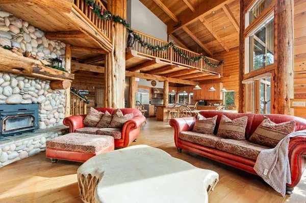 39553 Crest Point LN, Shaver Lake, CA 93664