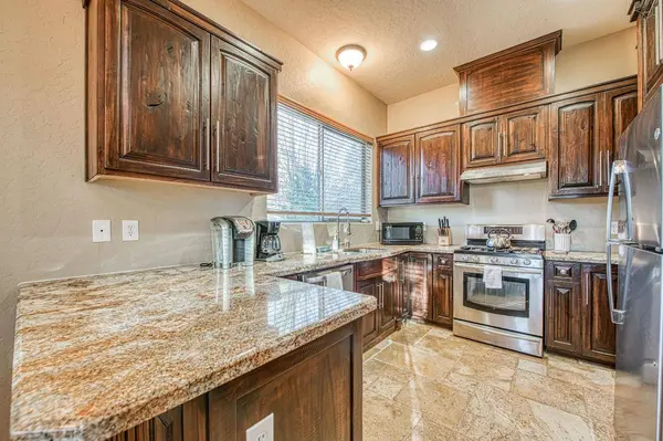 40722 Village Pass Ln, Shaver Lake, CA 93664