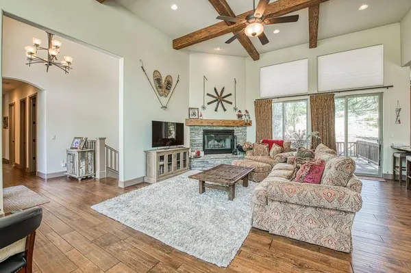 42021 Bretz Camp LN, Shaver Lake, CA 93664