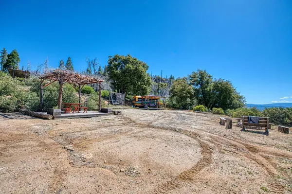 11111 Upper Cressman RD, Shaver Lake, CA 93664