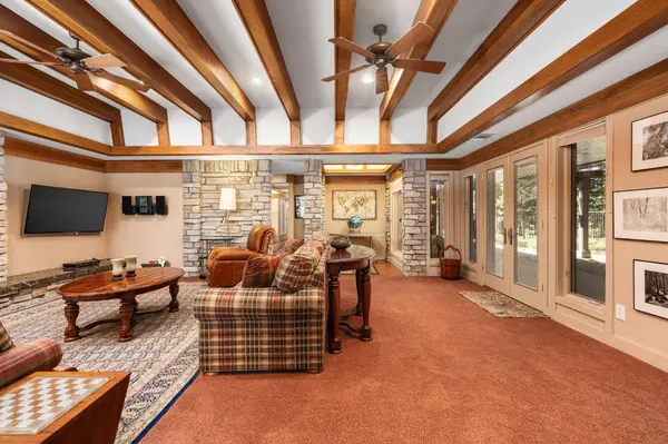 42478 Pinnacle LN, Shaver Lake, CA 93664