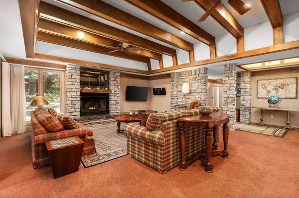 42478 Pinnacle LN, Shaver Lake, CA 93664