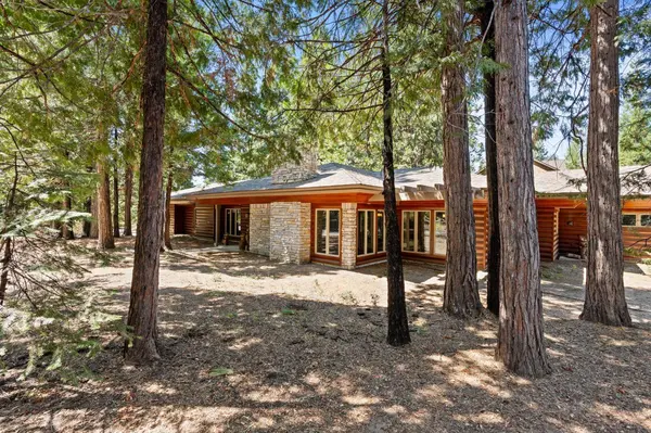 42478 Pinnacle LN, Shaver Lake, CA 93664