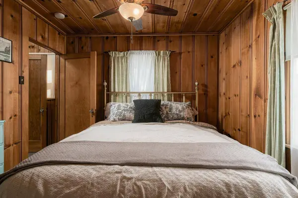 42151 Madrone LN, Shaver Lake, CA 93664