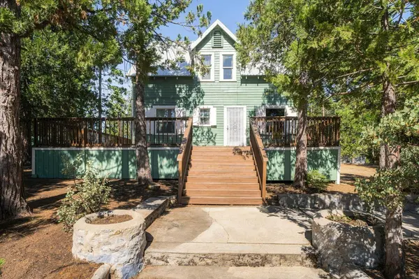 42151 Madrone LN