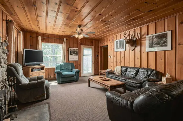 42151 Madrone LN, Shaver Lake, CA 93664