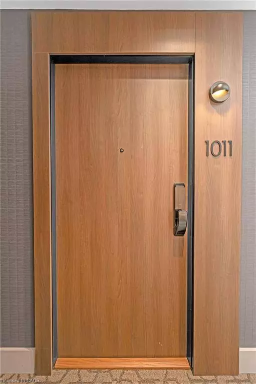 21 Park Street #1011, Mississauga, ON L5G 1L7