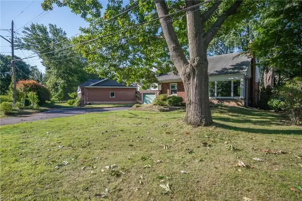 900 Tanager Avenue, Burlington, ON L7T 2Y2