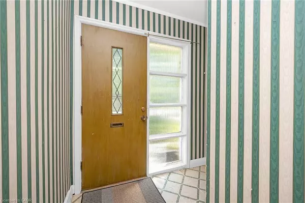 900 Tanager Avenue, Burlington, ON L7T 2Y2