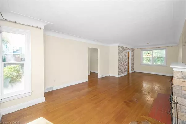 900 Tanager Avenue, Burlington, ON L7T 2Y2