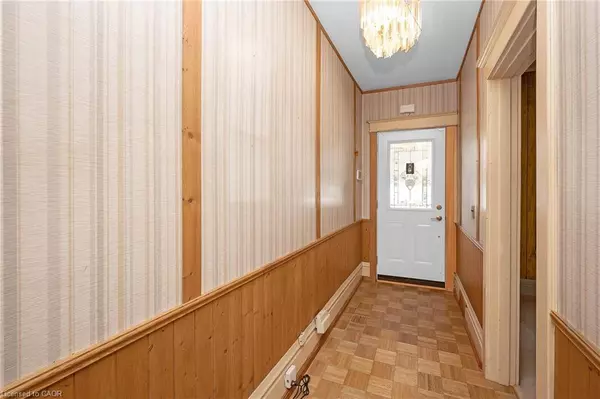 184 Stirton Street, Hamilton, ON L8L 6G6