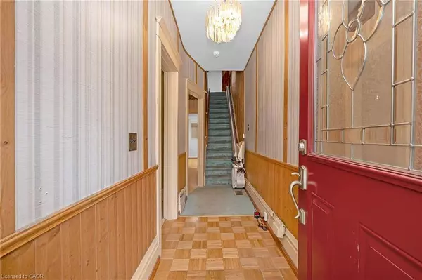 184 Stirton Street, Hamilton, ON L8L 6G6