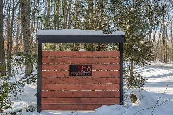 1158 Conservation Road E, Campbellville, ON L0P 1B0