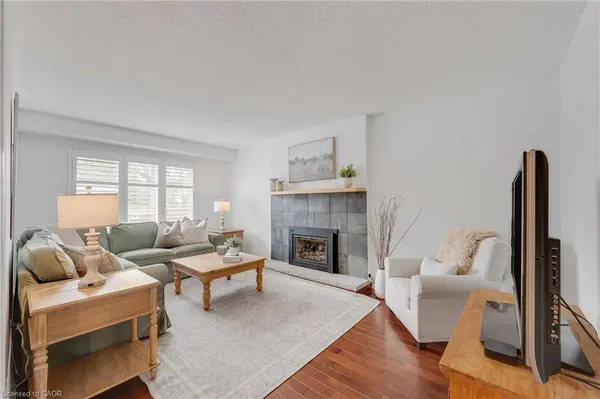 2051 Deer Run Avenue, Burlington, ON L7M 2S1