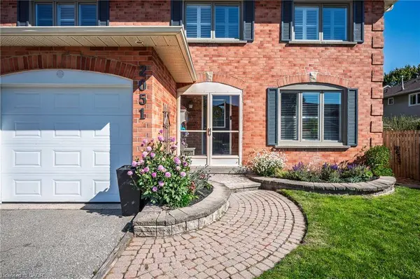 2051 Deer Run Avenue, Burlington, ON L7M 2S1
