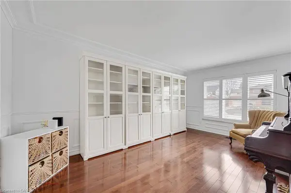 2051 Deer Run Avenue, Burlington, ON L7M 2S1