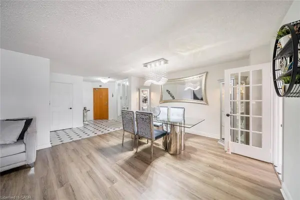1237 North Shore Boulevard E #301, Burlington, ON L7S 2H8
