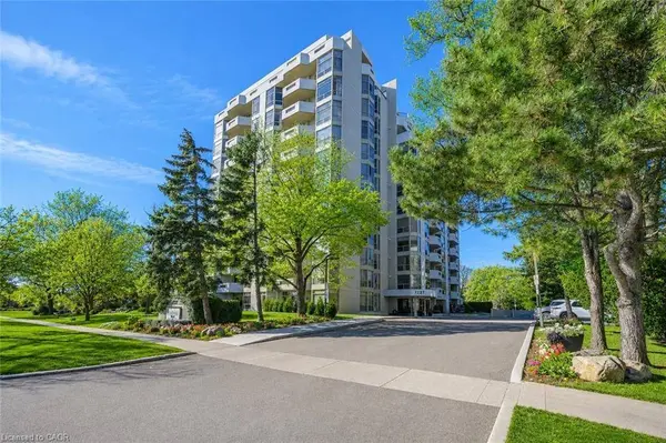 1237 North Shore Boulevard E #301, Burlington, ON L7S 2H8