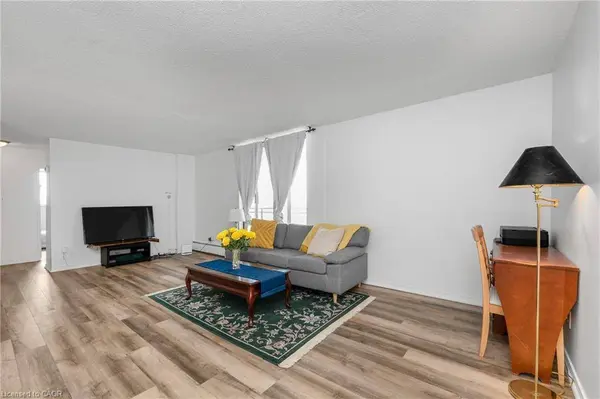 975 Warwick Court #1706, Burlington, ON L7T 3Z7
