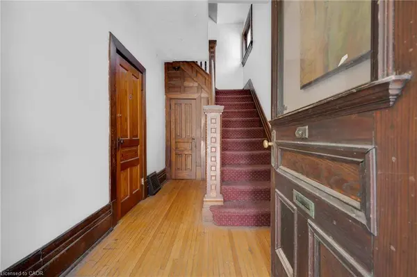 458 Woolwich Street, Guelph, ON N1H 3X5