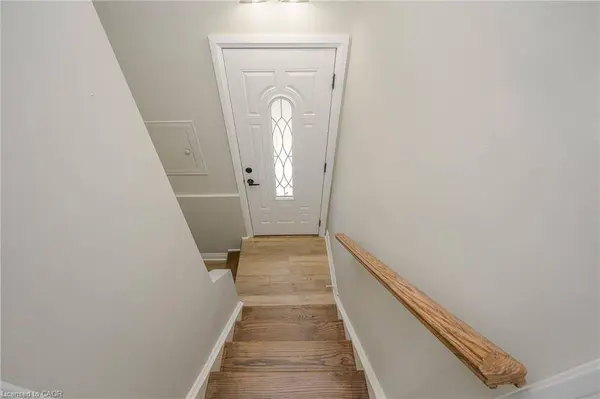 144 East 44th ST #LOWER UNIT, Hamilton, ON L8T 3H2