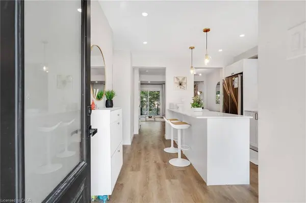 2265 Middlesmoor Crescent, Burlington, ON L7P 3X2