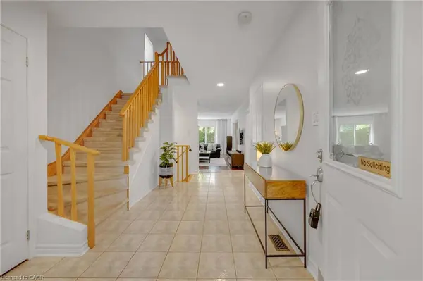 1194 Old Oak DR, Oakville, ON L6M 3K7