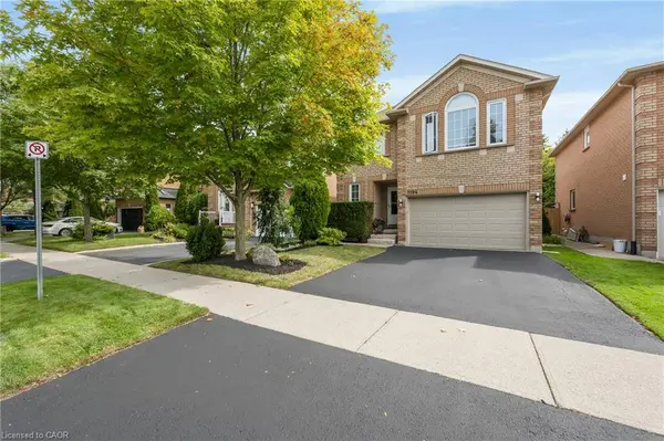 1194 Old Oak DR, Oakville, ON L6M 3K7