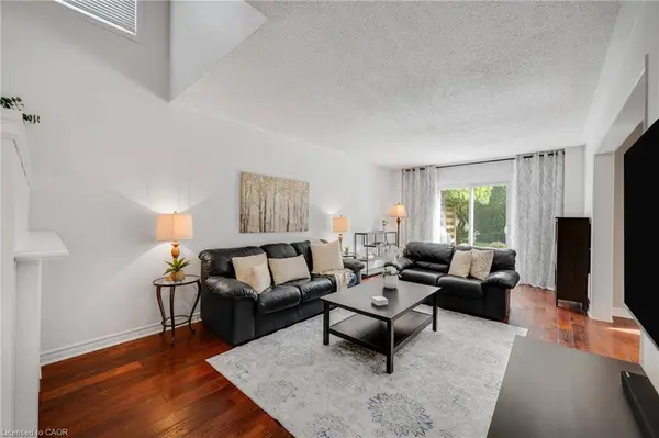 1194 Old Oak Drive, Oakville, ON L6M 3K7