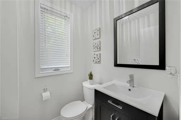 1194 Old Oak DR, Oakville, ON L6M 3K7