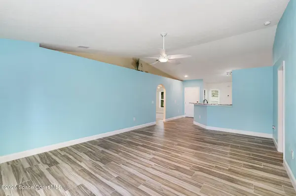 2111 Spring Creek CIR, Palm Bay, FL 32905
