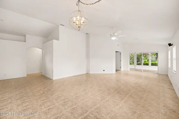 2194 Spring Creek CIR, Palm Bay, FL 32905