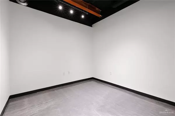 804 Pecan BLVD #112, Mcallen, TX 78501