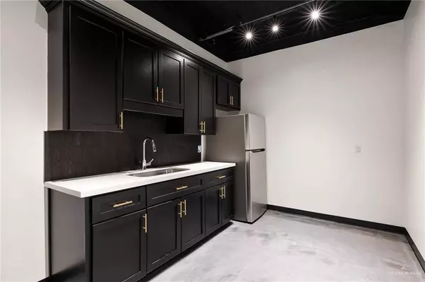 804 Pecan BLVD #112, Mcallen, TX 78501