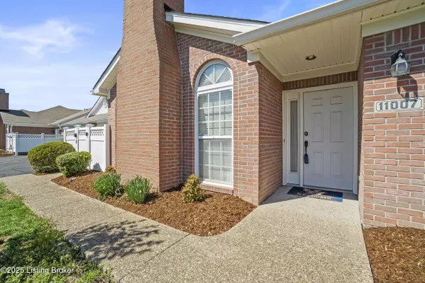 11007 Cambridge Commons Dr, Louisville, KY 40291